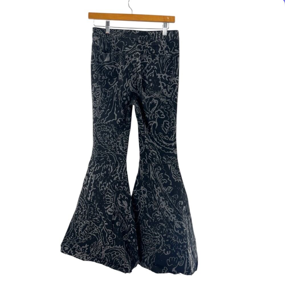 Free People Just Float On Printed Flare Jeans Stretch Black Onyx Print Combo 28 - Picture 5 of 10